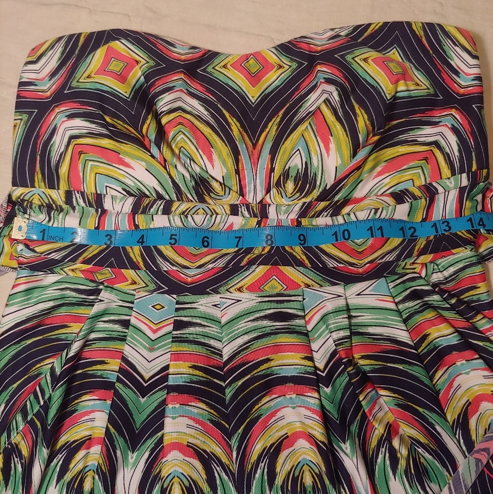 Patterned Strapless Dress - Picture 5 of 9